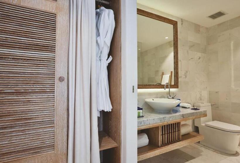 سوییت با چشمانداز استخر, Risemount Premier Resort Danang