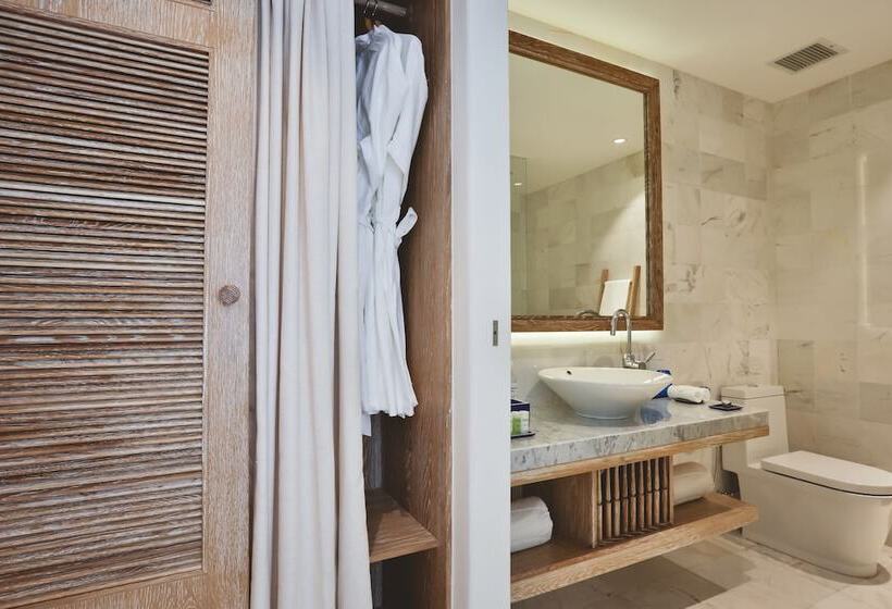 سوییت با چشمانداز استخر, Risemount Premier Resort Danang