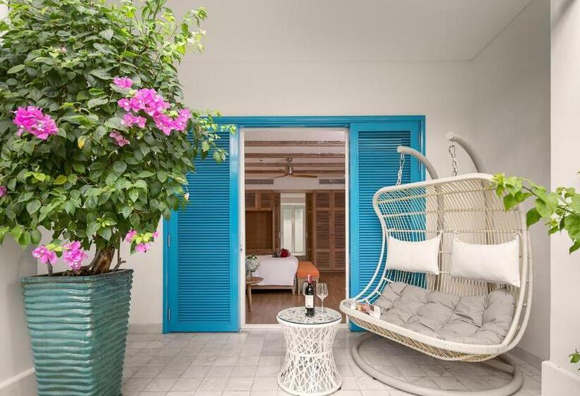 سوئیت جونیور با تخت بزرگ, Risemount Premier Resort Danang