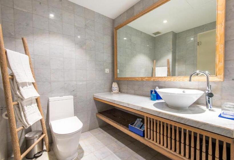 سوییت با چشمانداز استخر, Risemount Premier Resort Danang