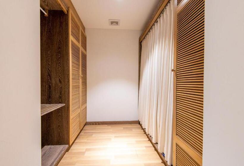 سوییت با چشمانداز استخر, Risemount Premier Resort Danang