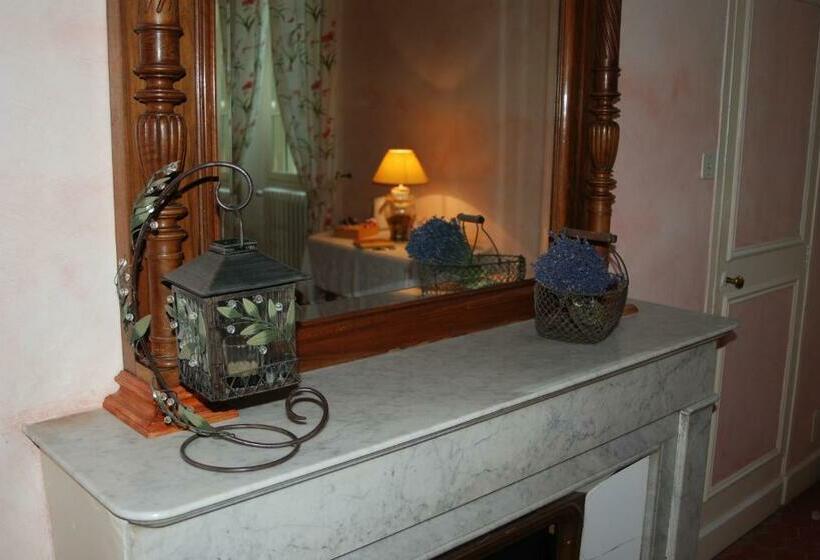 اتاق خانوادگی, Château Cornillon