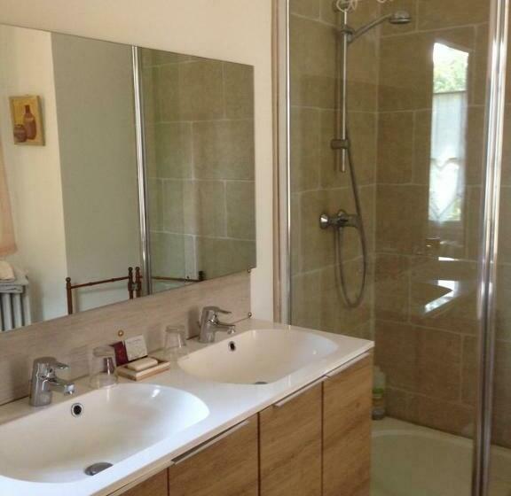 اتاق خانوادگی, Château Cornillon