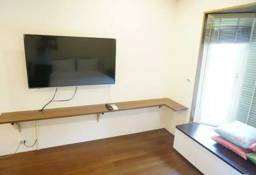 اتاق استاندارد چهار تخته, Dong Hua Dream House