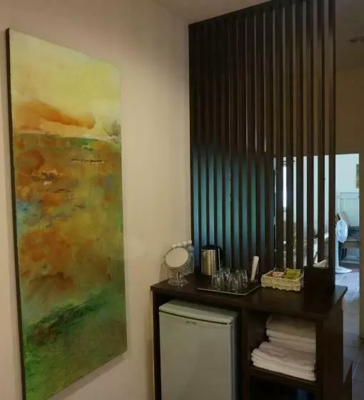 اتاق استاندارد چهار تخته, Dong Hua Dream House