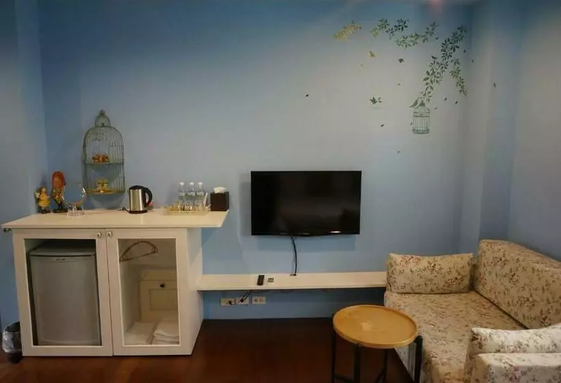 اتاق استاندارد سه نفره, Dong Hua Dream House