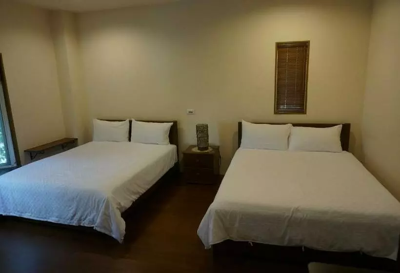 اتاق استاندارد چهار تخته, Dong Hua Dream House