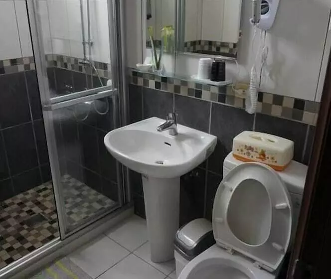 اتاق استاندارد, Dong Hua Dream House