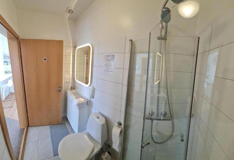اتاق اکونومی با حمام مشترک, Hofn Guesthouse