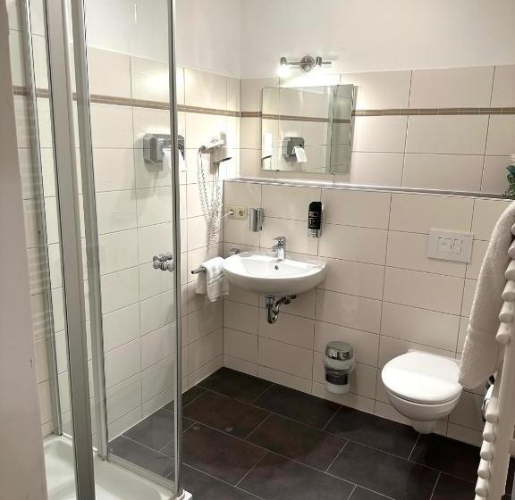 اتاق استاندارد یک نفره, Boutique Hotel Goldene Henne