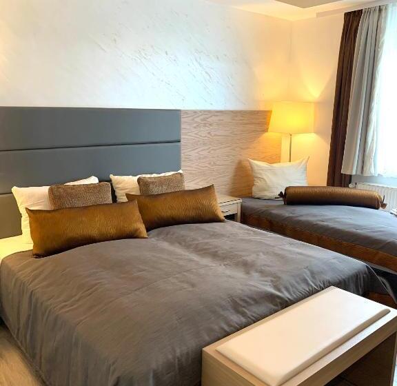 اتاق خانوادگی, Boutique Hotel Goldene Henne