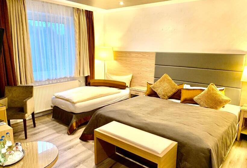 اتاق خانوادگی, Boutique Hotel Goldene Henne