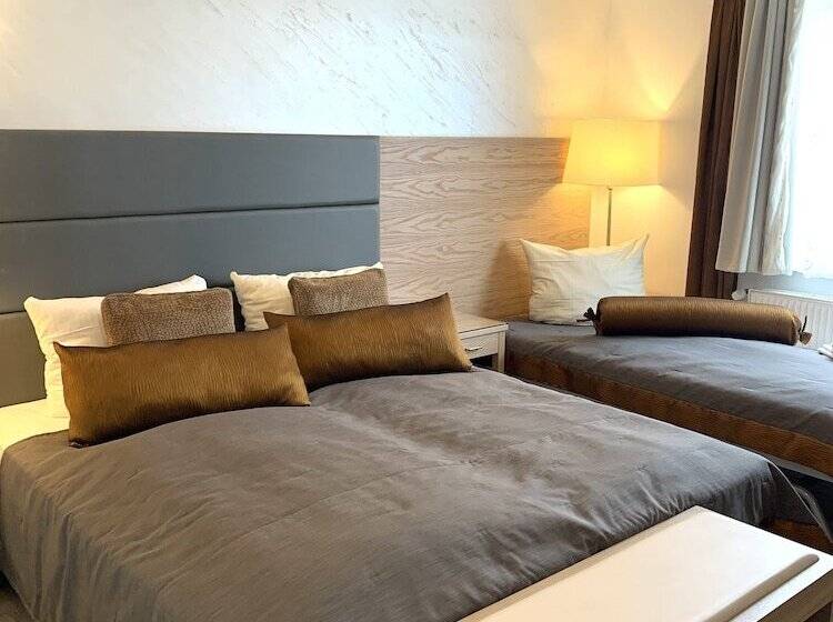 اتاق خانوادگی, Boutique Hotel Goldene Henne