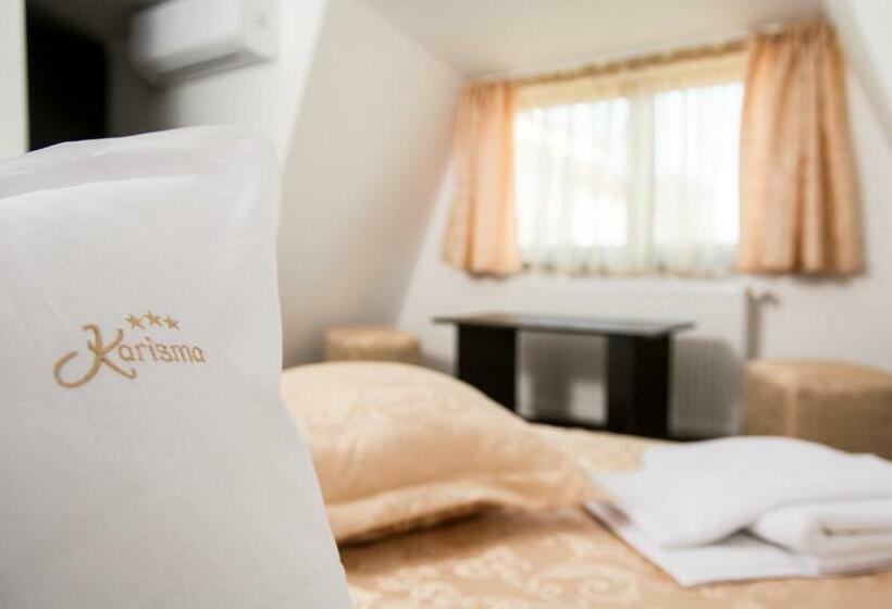 キングサイズベッドのスタンダードルーム, Hostel Karisma