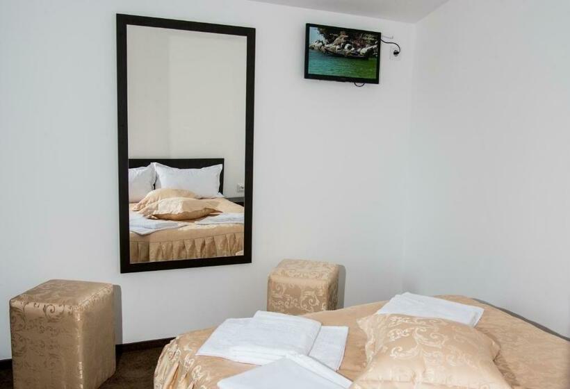 スタンダード4人部屋, Hostel Karisma