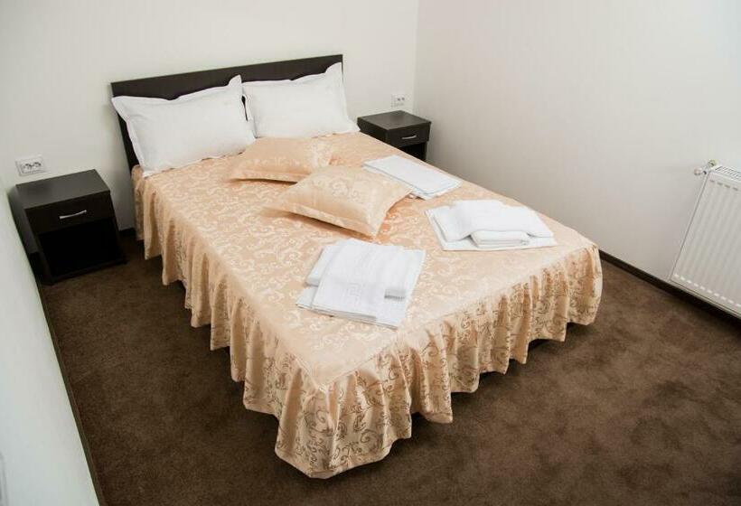 キングサイズベッドのスタンダードルーム, Hostel Karisma