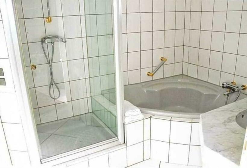 اتاق اکونومی یک تخته, Am Schenkelberg