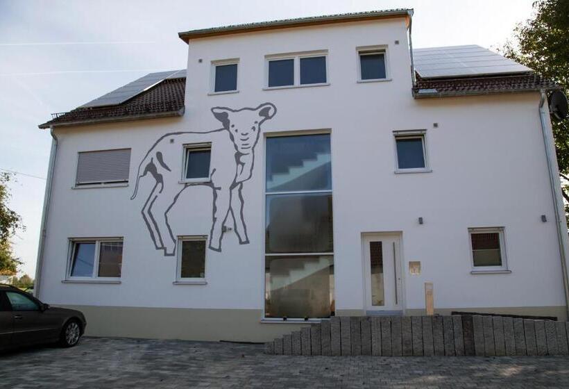 Апартаменты 1 Спальня с Балконом, Gastehaus Und Fewo Lamm Garni