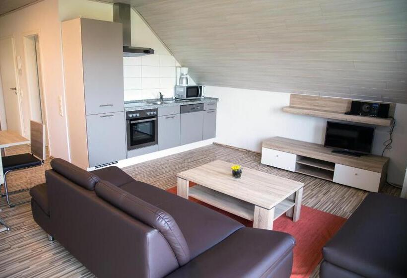 Апартаменты 1 Спальня с Балконом, Gastehaus Und Fewo Lamm Garni