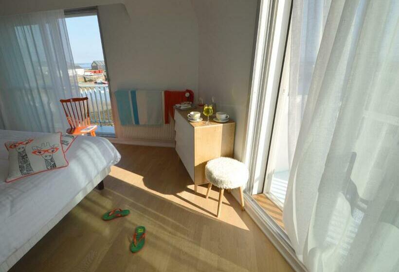 Номер Deluxe Вид на Море, Logis Hotel Du Port