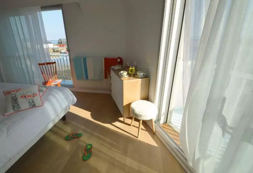 オーシャンビューデラックスルーム, Logis Hotel Du Port