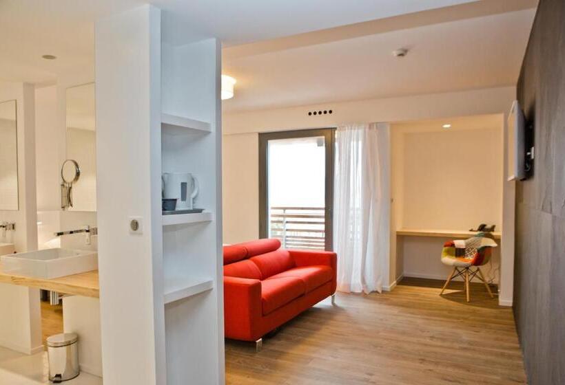 חדר סופריור, Restaurant Santiago