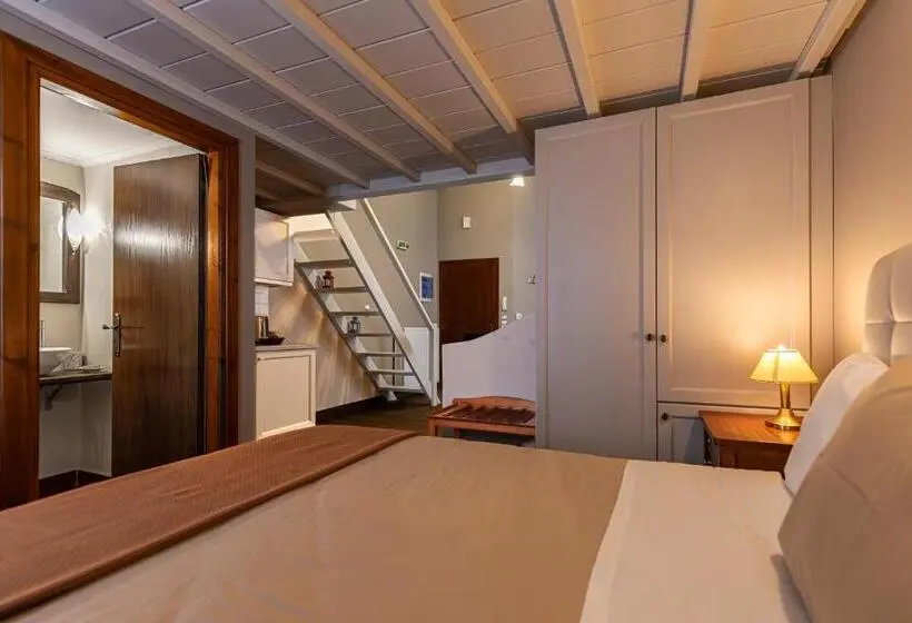 スタンダードスタジオ, Ef Zin Hotel Arachova