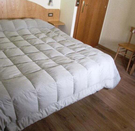 连接 1 卧室公寓, Albergo Eden