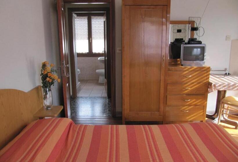 家庭间, Albergo Eden