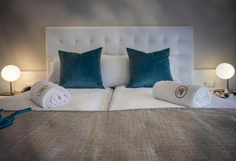 Superior Room with Terrace, Astoria