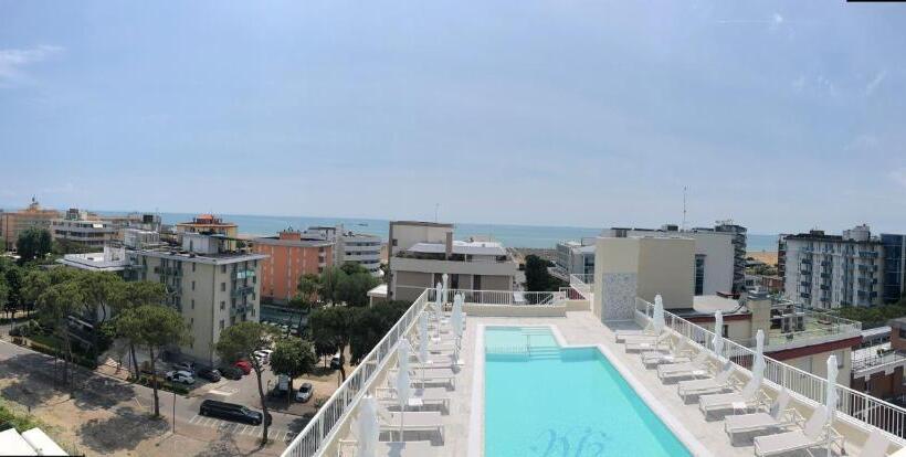 4인용 수피리어 룸, Astoria