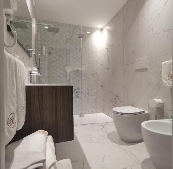 디럭스 스위트, Astoria