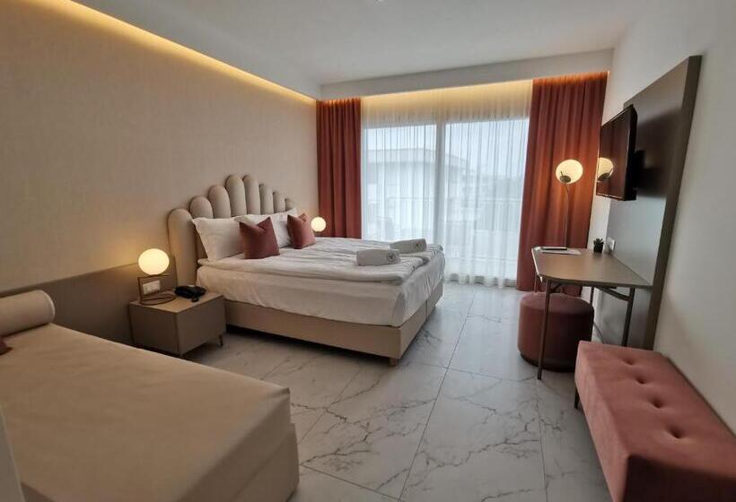 سوییت لوکس, Astoria