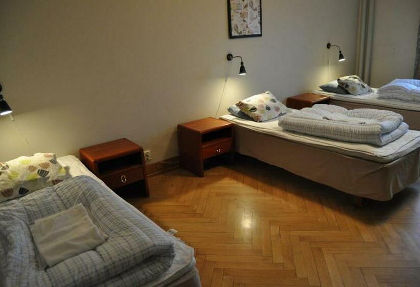 스탠다드 트리픔 룸 공동욕실, Carlstad Sport Hostel