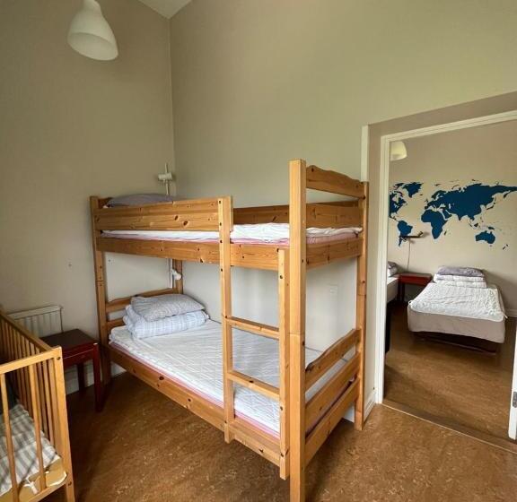 Семейный Номер Совместный Санузел, Carlstad Sport Hostel