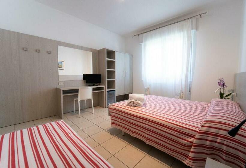 اتاق استاندارد چهار تخته, Dafne