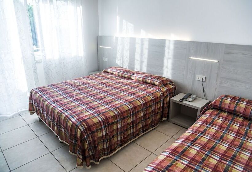 اتاق استاندارد سه نفره, Dafne