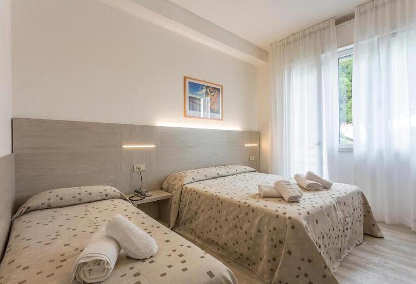 اتاق استاندارد چهار تخته, Dafne