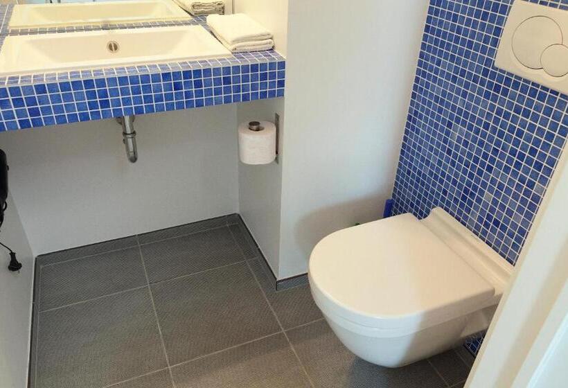 جناح مزود بحمام سباحة, Inblauw Exclusive Wellness B&b