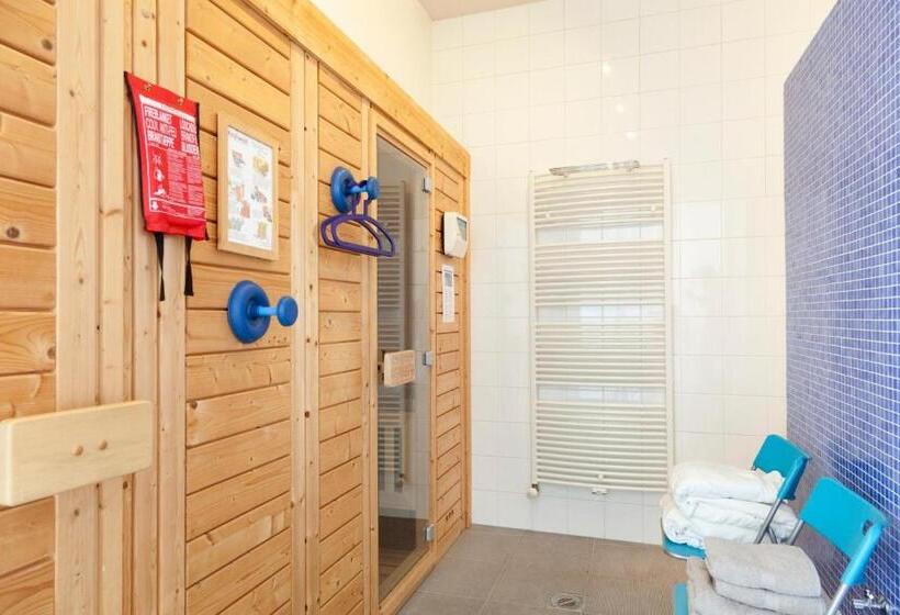 جناح مزود بحمام سباحة, Inblauw Exclusive Wellness B&b