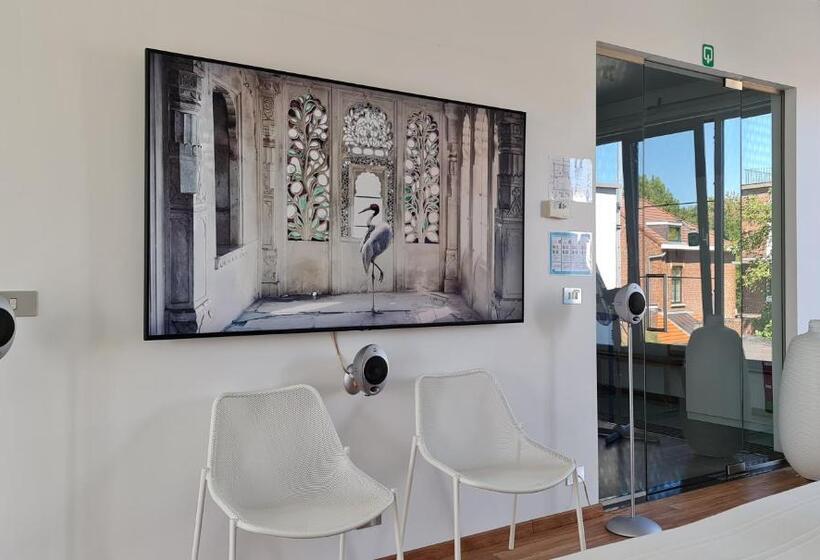 جناح مزود بحمام سباحة, Inblauw Exclusive Wellness B&b