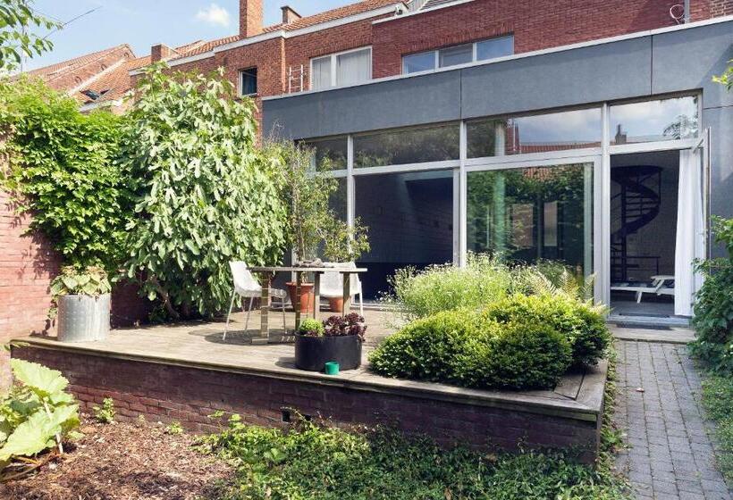 جناح مزود بحمام سباحة, Inblauw Exclusive Wellness B&b