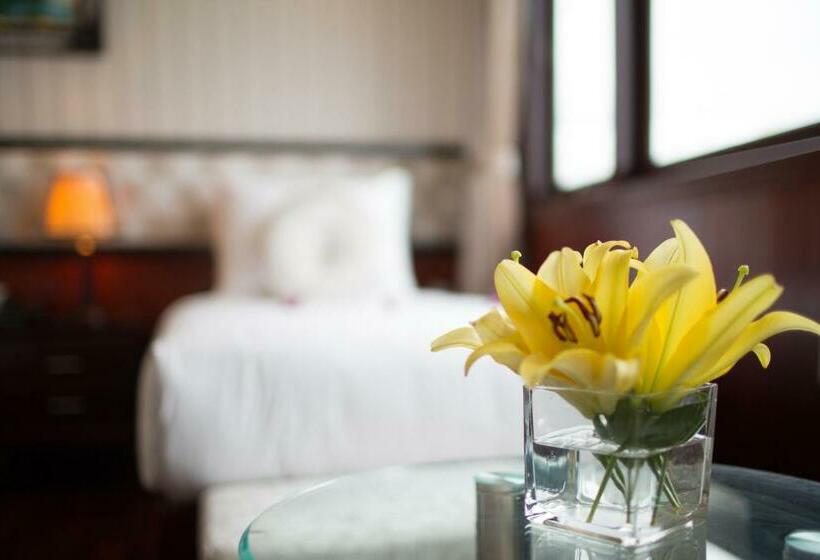 اتاق استاندارد چهار تخته, Ngoc Binh