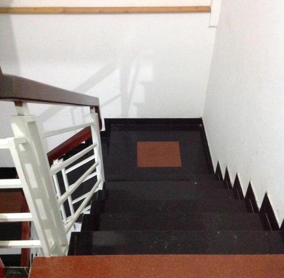 اتاق استاندارد, Ngoc Binh