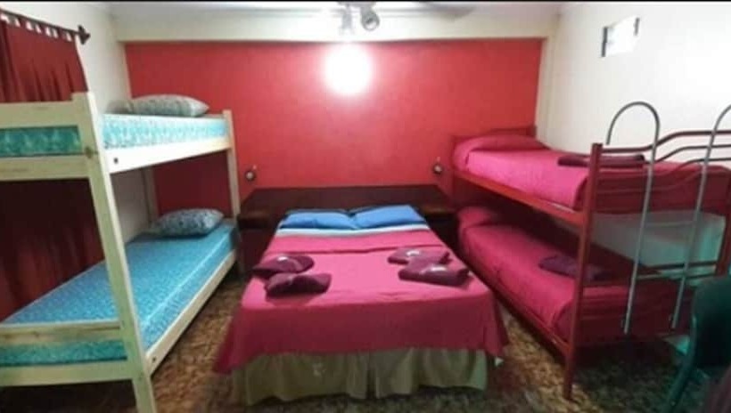غرفة عادية خماسية, Hostel & Posada Noelia