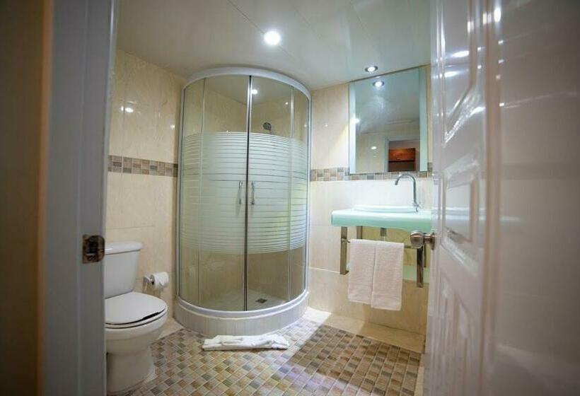 اتاق اجرایی, Real Bella Vista