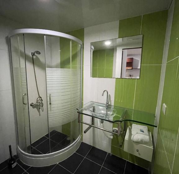 استودیوی استاندارد, Real Bella Vista