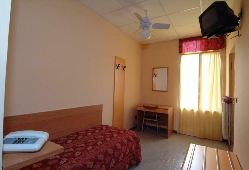 اتاق استاندارد یک نفره, San Geminiano