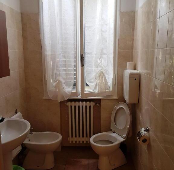 اتاق خانوادگی, San Geminiano