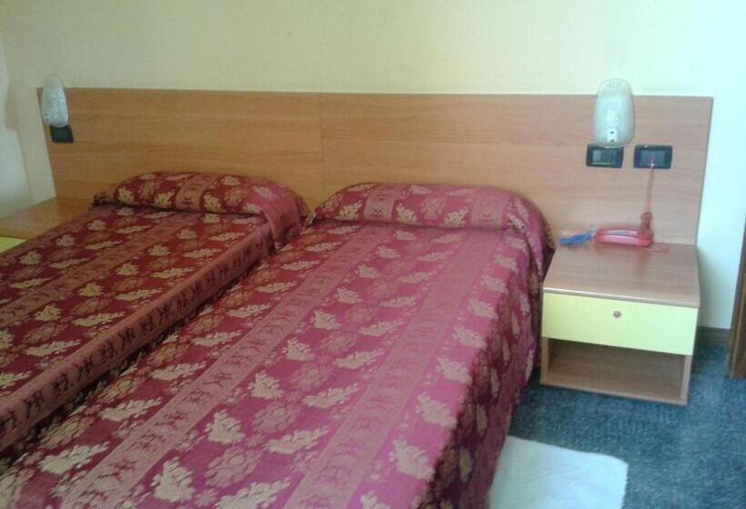 اتاق استاندارد با سرویس بهداشتی مشترک, San Geminiano